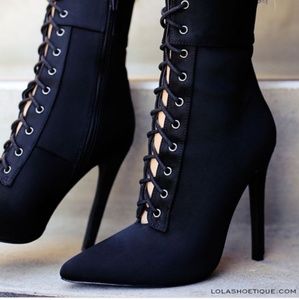 Lola shoetique bootie heels
